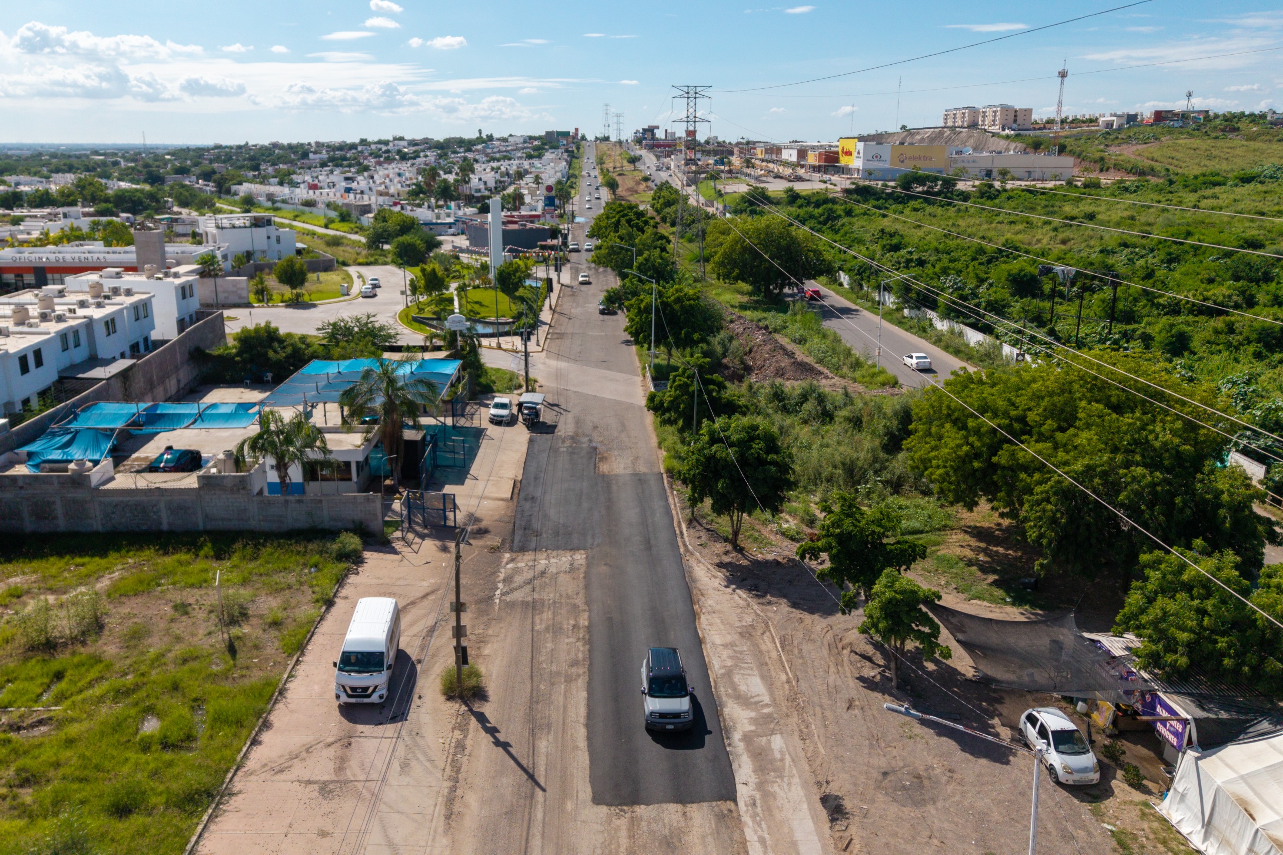 Reencarpetado, bacheo y reparación de socavón avanzan en vialidades de Culiacán