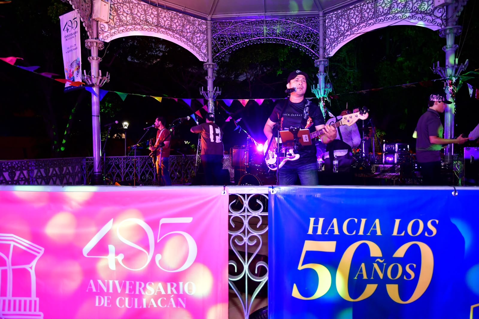 Música y distintos ritmos animan el kiosco de la Plazuela Álvaro Obregón por el 495 aniversario de Culiacán