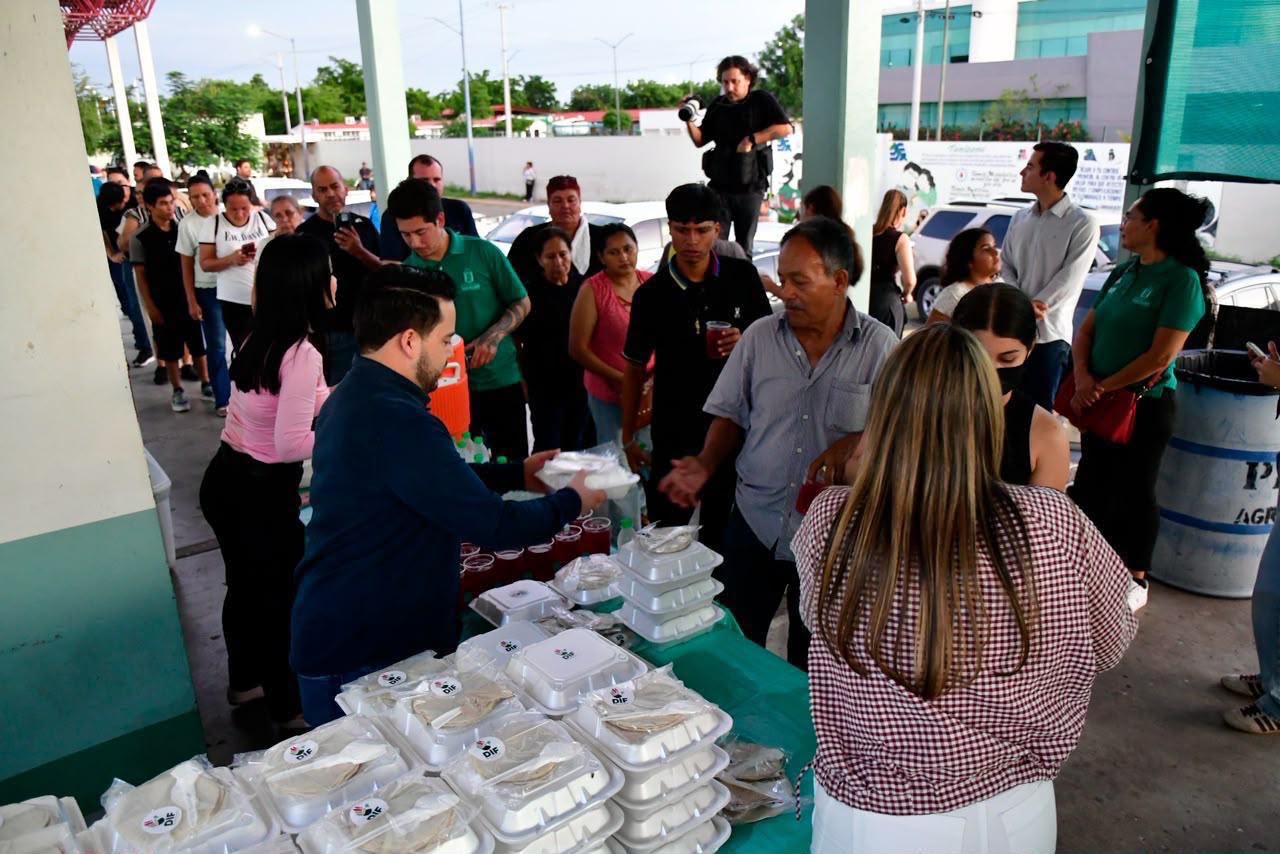 ALAJIBUA de DIF Culiacán llega al Hospital de la Mujer con cena calientita, escucha y acompañamiento a las familias