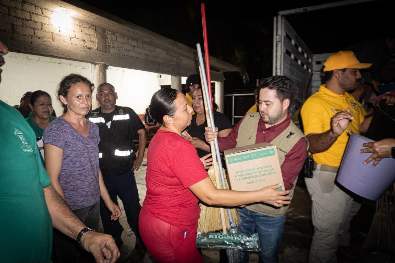 DIF Bienestar y Protección Civil atienden a familias afectadas por oleaje elevado en Cospita