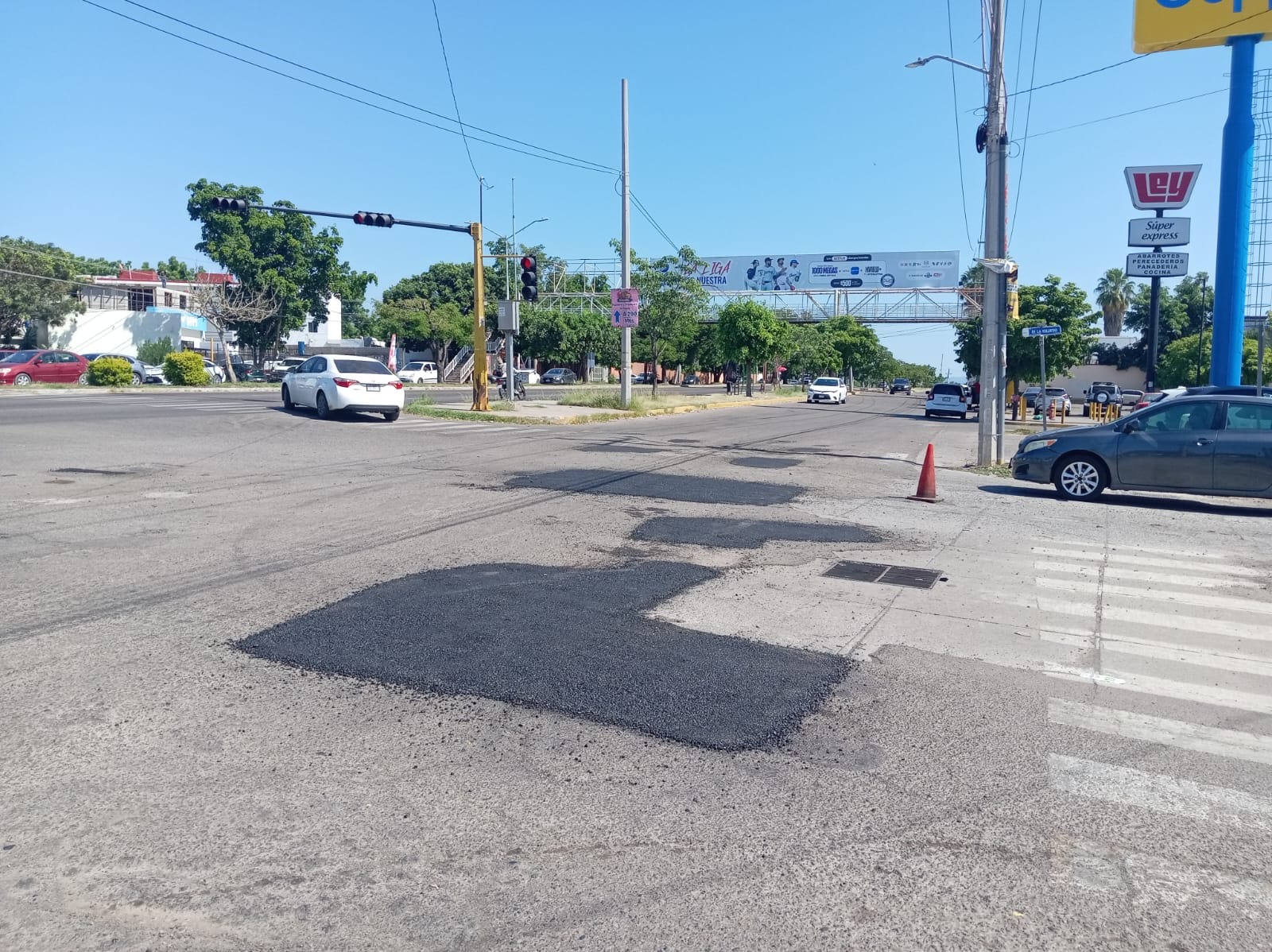 Atiende Ayuntamiento de Culiacán trabajos de bacheo en distintos sectores de la ciudad